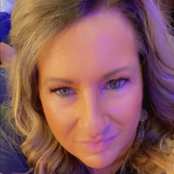 Meet your Posher, Misty - Picture 2 of 4